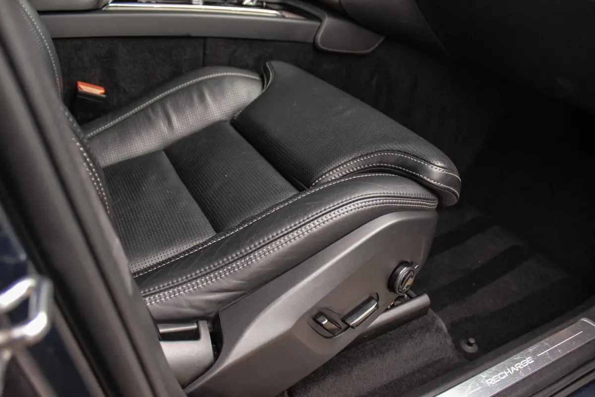 2.0 T8 Recharge AWD Inscription Exclusive | 1e eigenaar | NL auto | Stoelventilatie | Massage | Harman Kardon | Stuurverwarming | 360 camera | Panoramadak | Nappaleer | DAB