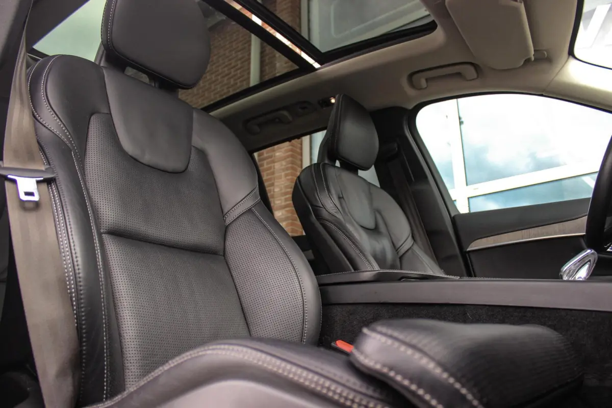 2.0 T8 Recharge AWD Inscription Exclusive | 1e eigenaar | NL auto | Stoelventilatie | Massage | Harman Kardon | Stuurverwarming | 360 camera | Panoramadak | Nappaleer | DAB