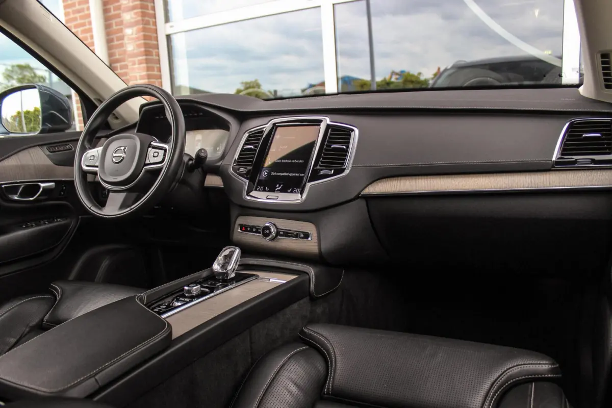 2.0 T8 Recharge AWD Inscription Exclusive | 1e eigenaar | NL auto | Stoelventilatie | Massage | Harman Kardon | Stuurverwarming | 360 camera | Panoramadak | Nappaleer | DAB