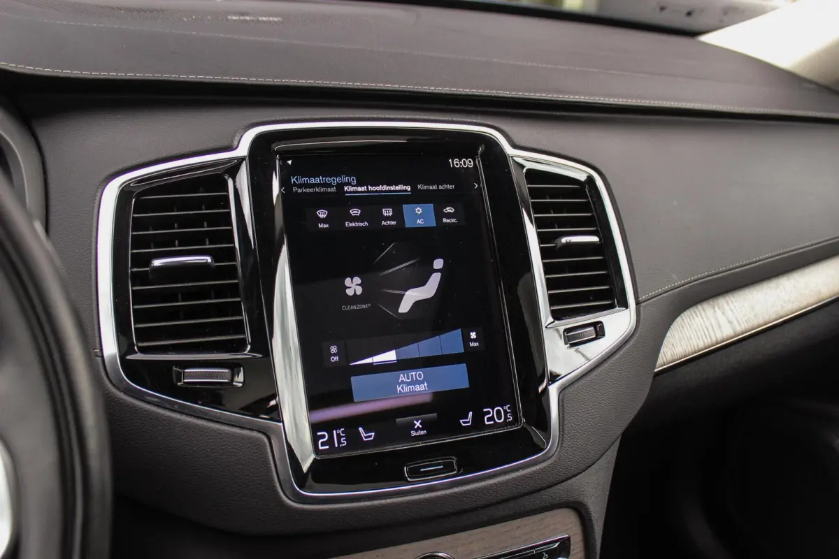 2.0 T8 Recharge AWD Inscription Exclusive | 1e eigenaar | NL auto | Stoelventilatie | Massage | Harman Kardon | Stuurverwarming | 360 camera | Panoramadak | Nappaleer | DAB