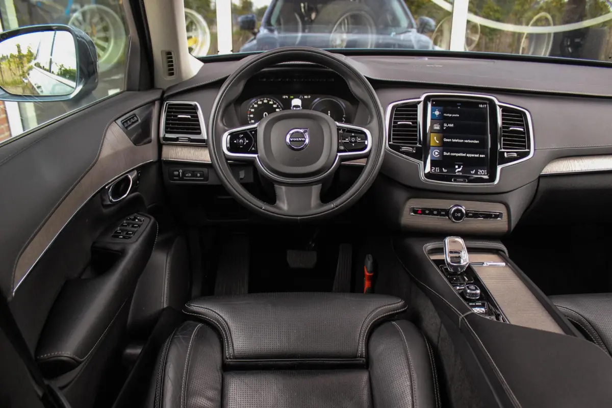 2.0 T8 Recharge AWD Inscription Exclusive | 1e eigenaar | NL auto | Stoelventilatie | Massage | Harman Kardon | Stuurverwarming | 360 camera | Panoramadak | Nappaleer | DAB