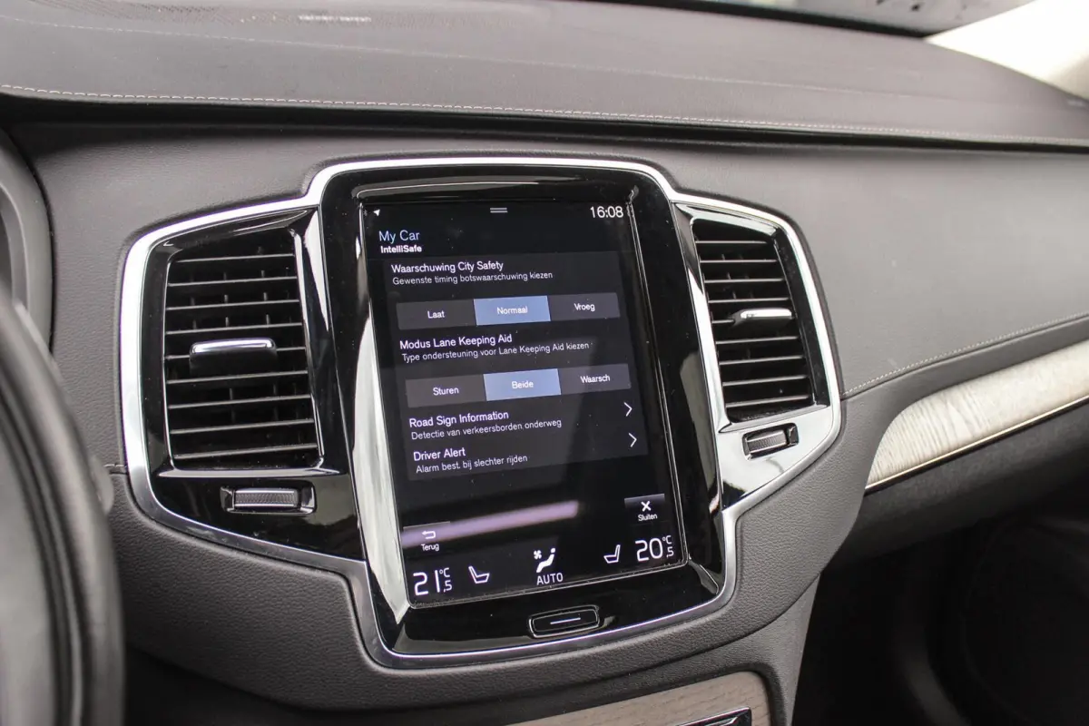 2.0 T8 Recharge AWD Inscription Exclusive | 1e eigenaar | NL auto | Stoelventilatie | Massage | Harman Kardon | Stuurverwarming | 360 camera | Panoramadak | Nappaleer | DAB