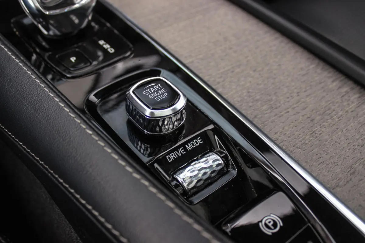 2.0 T8 Recharge AWD Inscription Exclusive | 1e eigenaar | NL auto | Stoelventilatie | Massage | Harman Kardon | Stuurverwarming | 360 camera | Panoramadak | Nappaleer | DAB