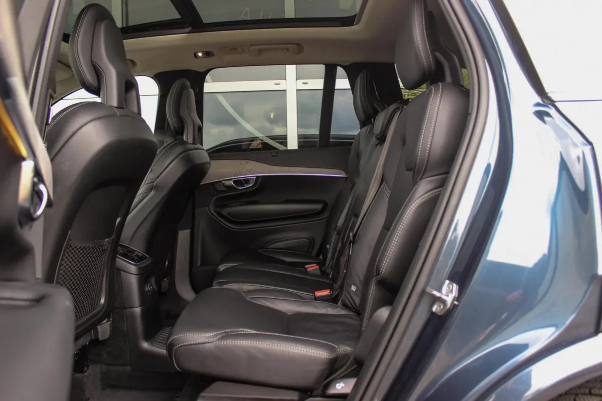 2.0 T8 Recharge AWD Inscription Exclusive | 1e eigenaar | NL auto | Stoelventilatie | Massage | Harman Kardon | Stuurverwarming | 360 camera | Panoramadak | Nappaleer | DAB