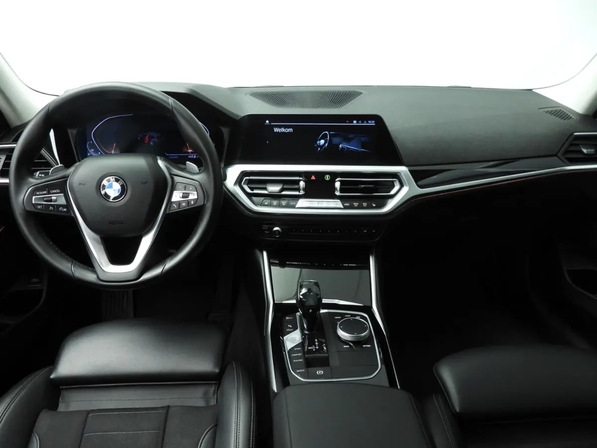 320i | LED | Navigatie | Sportstoelen | Stoelverwarming | Keyles go | Chrome line | DAB | hifi speakers | Alu 18 inch