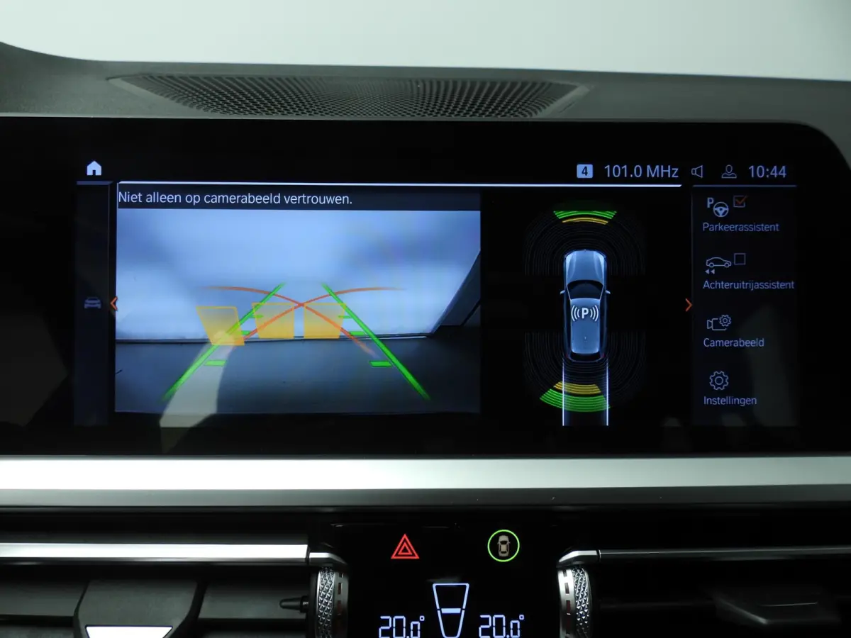 320i | LED | Navigatie | Sportstoelen | Stoelverwarming | Keyles go | Chrome line | DAB | hifi speakers | Alu 18 inch