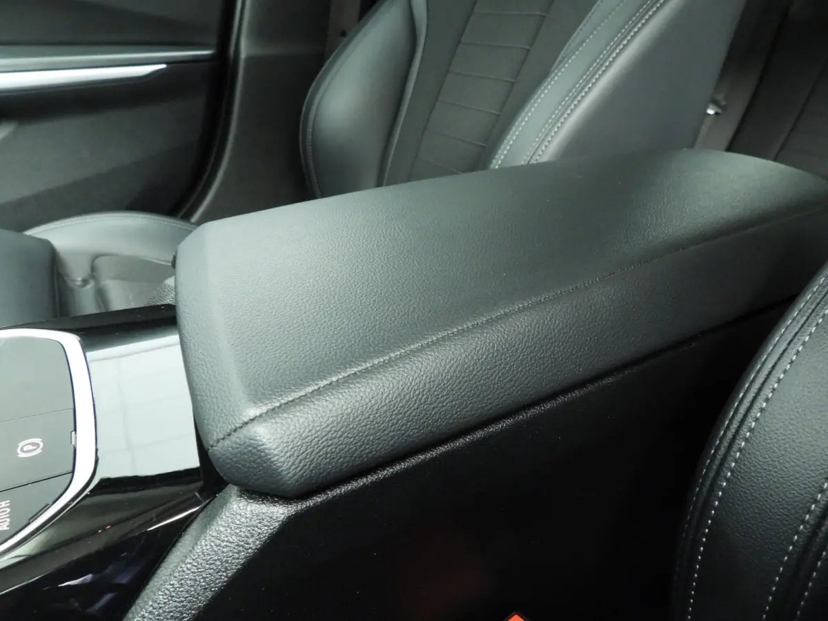 320i | LED | Navigatie | Sportstoelen | Stoelverwarming | Keyles go | Chrome line | DAB | hifi speakers | Alu 18 inch