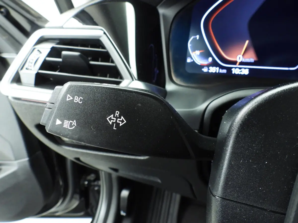 320i | LED | Navigatie | Sportstoelen | Stoelverwarming | Keyles go | Chrome line | DAB | hifi speakers | Alu 18 inch