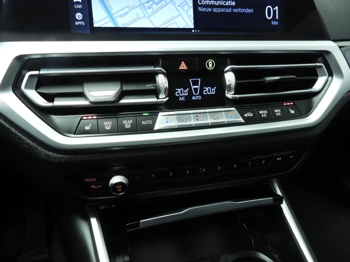 320i | LED | Navigatie | Sportstoelen | Stoelverwarming | Keyles go | Chrome line | DAB | hifi speakers | Alu 18 inch