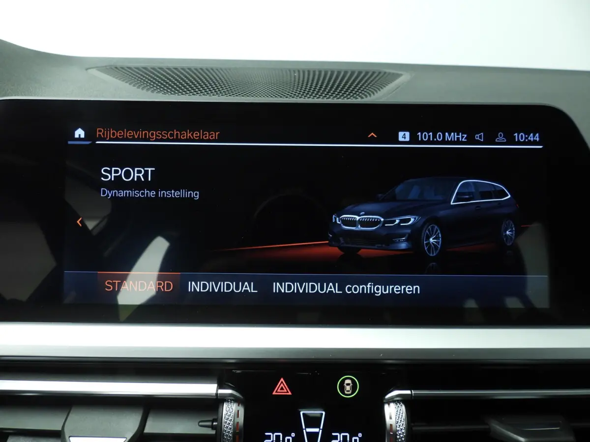 320i | LED | Navigatie | Sportstoelen | Stoelverwarming | Keyles go | Chrome line | DAB | hifi speakers | Alu 18 inch