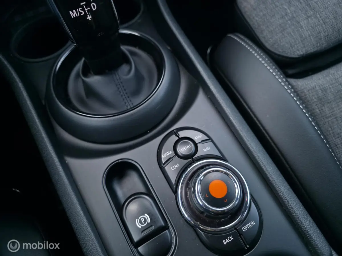 1.5 / Navi / Carplay / Stoelv. / JCW velgen