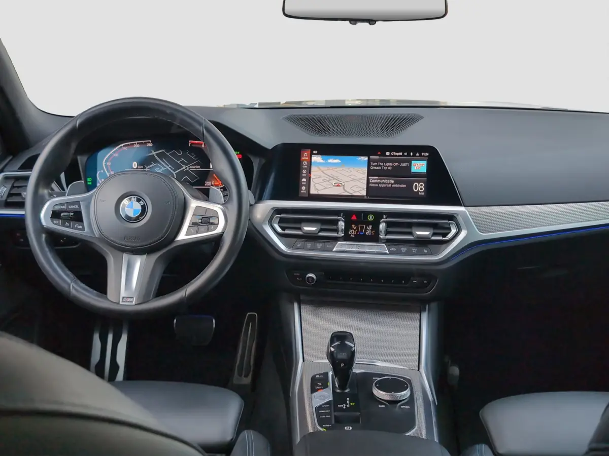 318i Executive Edition | M Sport | Harman/Kardon | Stoelverwarming | Camera | Cruise control | Navi |