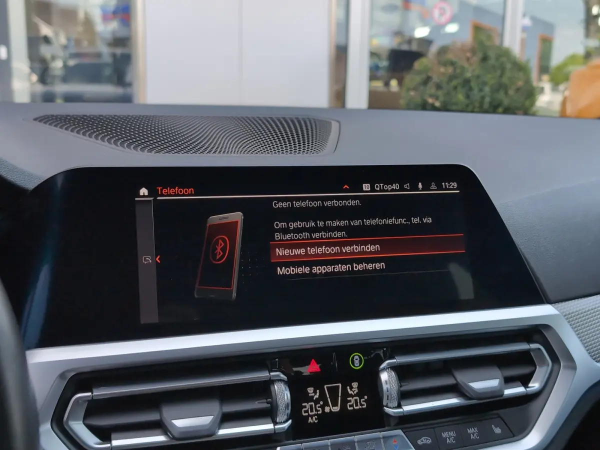 318i Executive Edition | M Sport | Harman/Kardon | Stoelverwarming | Camera | Cruise control | Navi |