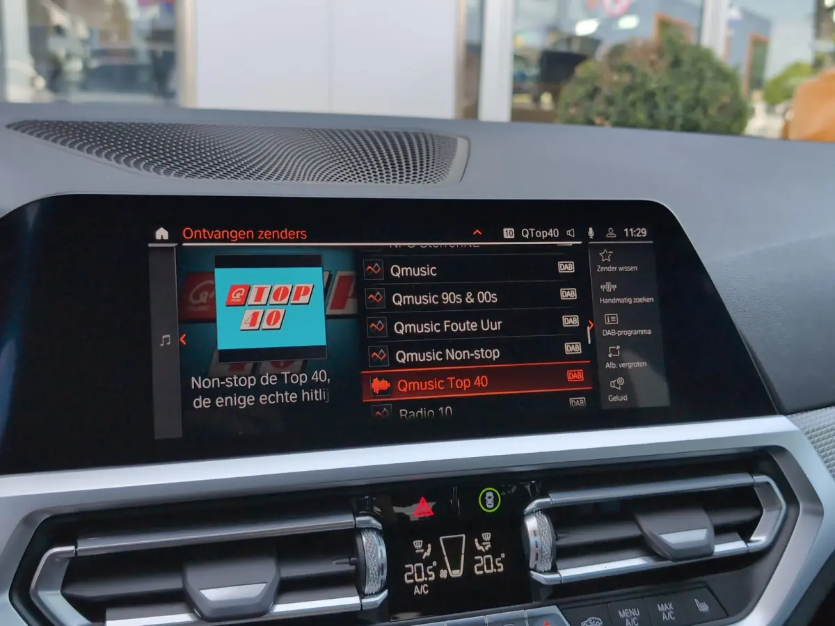318i Executive Edition | M Sport | Harman/Kardon | Stoelverwarming | Camera | Cruise control | Navi |