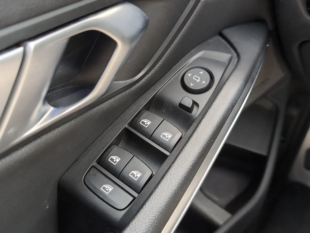 318i Executive Edition | M Sport | Harman/Kardon | Stoelverwarming | Camera | Cruise control | Navi |