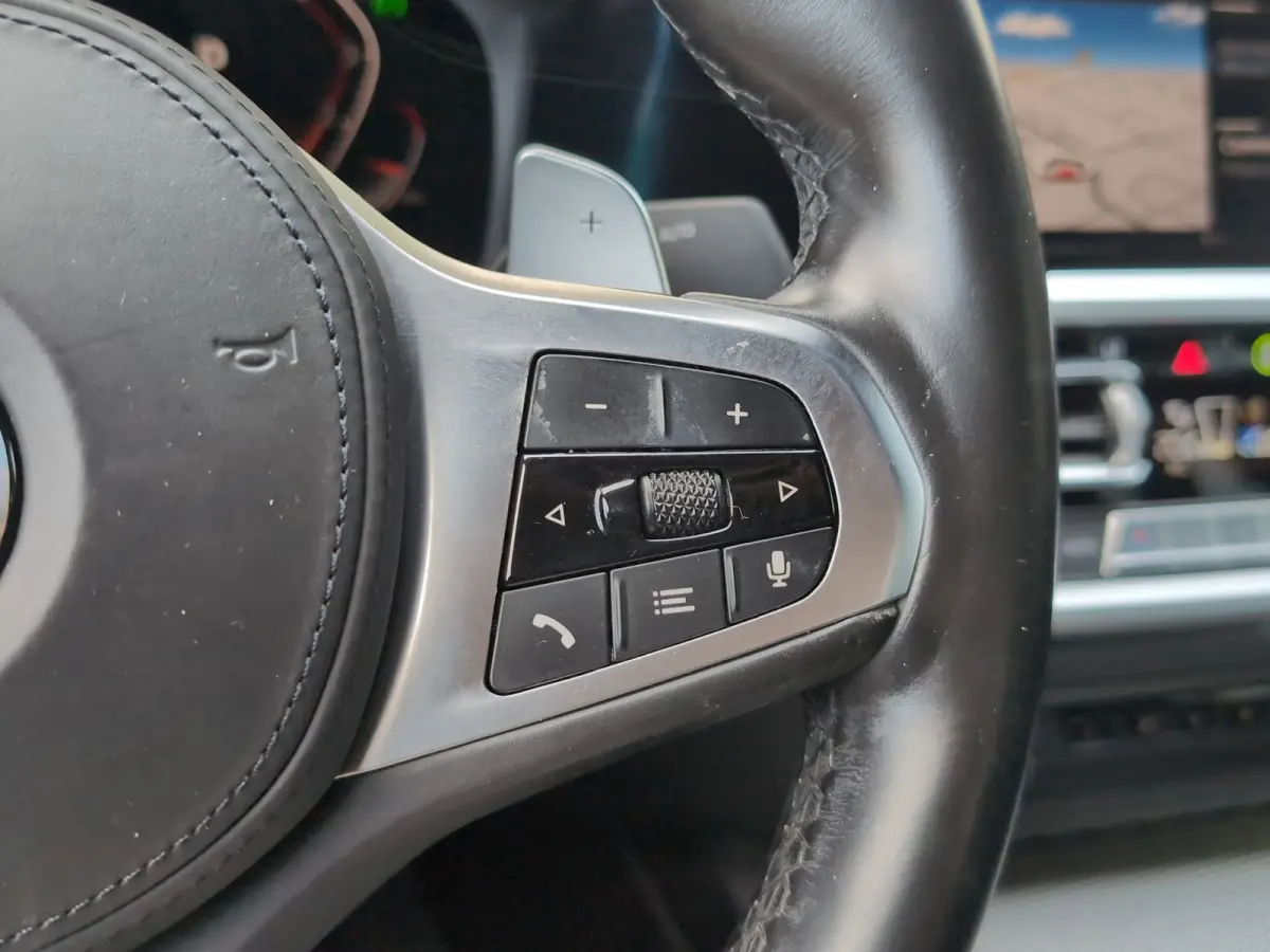 318i Executive Edition | M Sport | Harman/Kardon | Stoelverwarming | Camera | Cruise control | Navi |