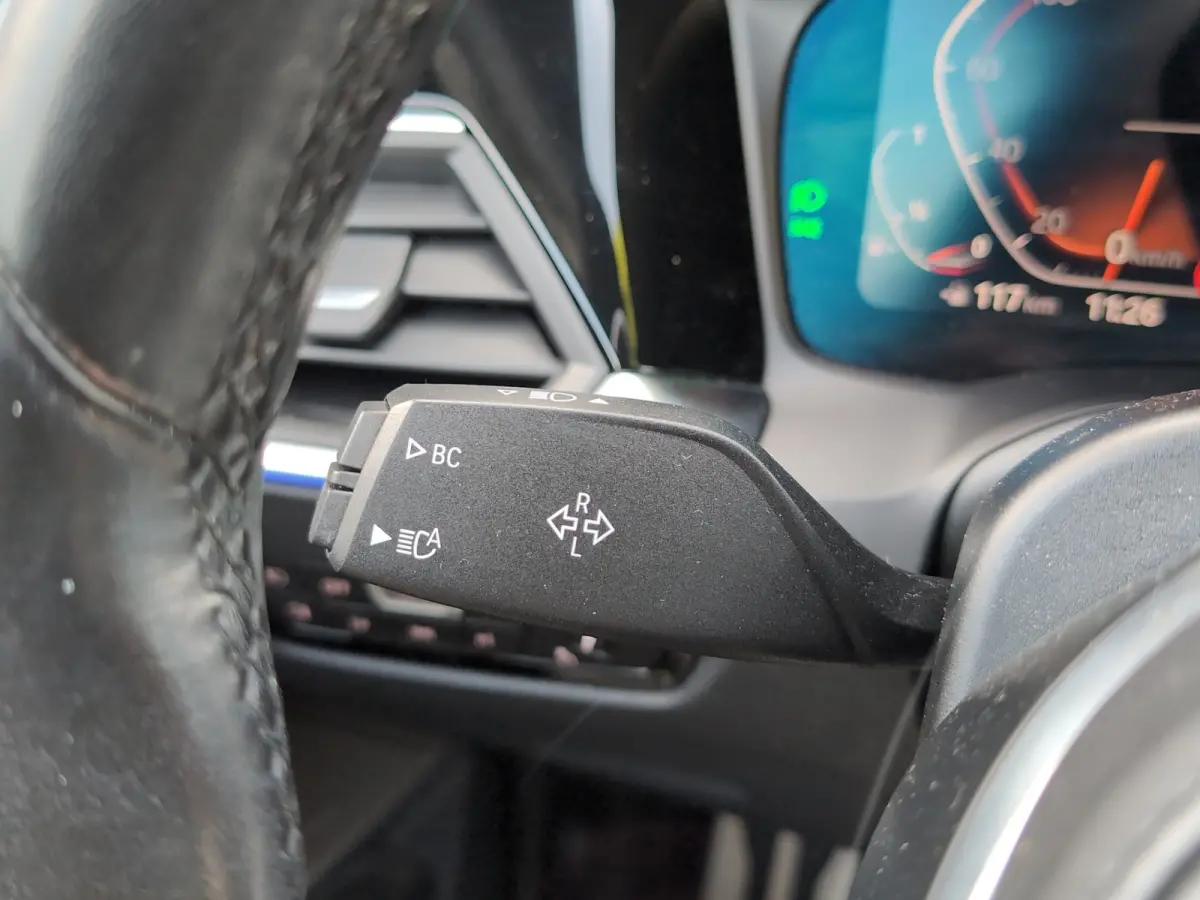 318i Executive Edition | M Sport | Harman/Kardon | Stoelverwarming | Camera | Cruise control | Navi |