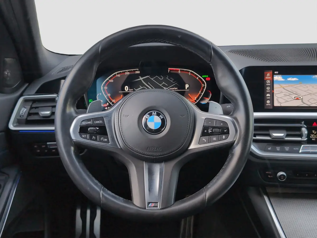 318i Executive Edition | M Sport | Harman/Kardon | Stoelverwarming | Camera | Cruise control | Navi |