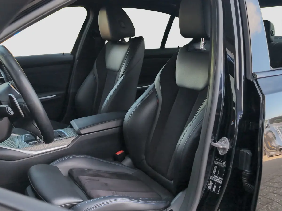 318i Executive Edition | M Sport | Harman/Kardon | Stoelverwarming | Camera | Cruise control | Navi |