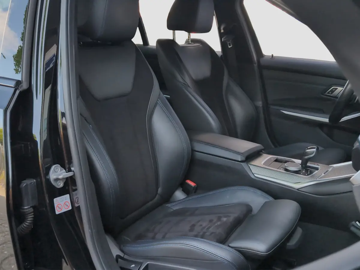318i Executive Edition | M Sport | Harman/Kardon | Stoelverwarming | Camera | Cruise control | Navi |
