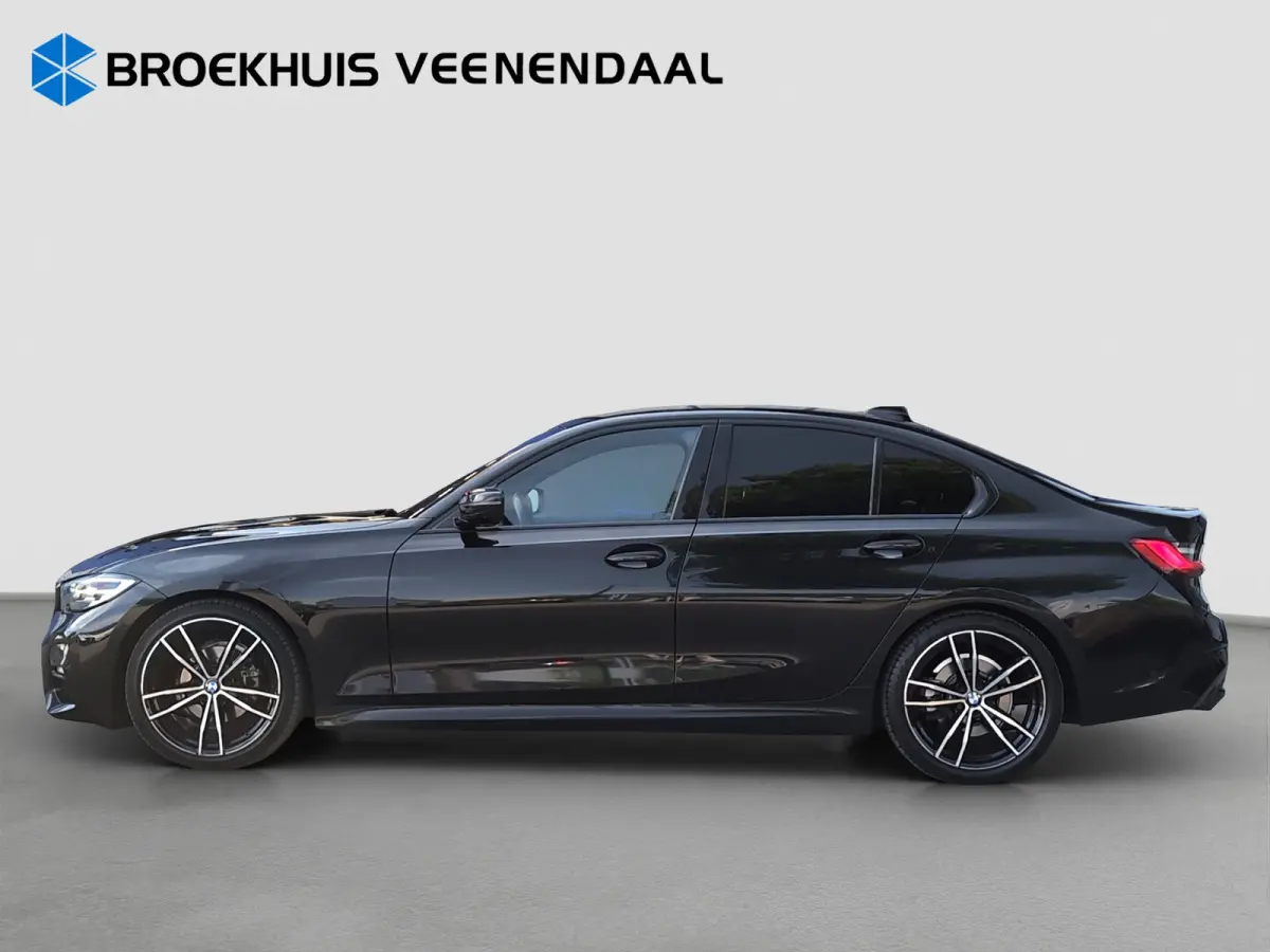 318i Executive Edition | M Sport | Harman/Kardon | Stoelverwarming | Camera | Cruise control | Navi |