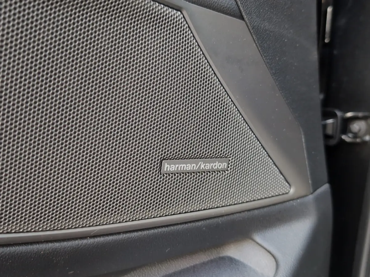 318i Executive Edition | M Sport | Harman/Kardon | Stoelverwarming | Camera | Cruise control | Navi |