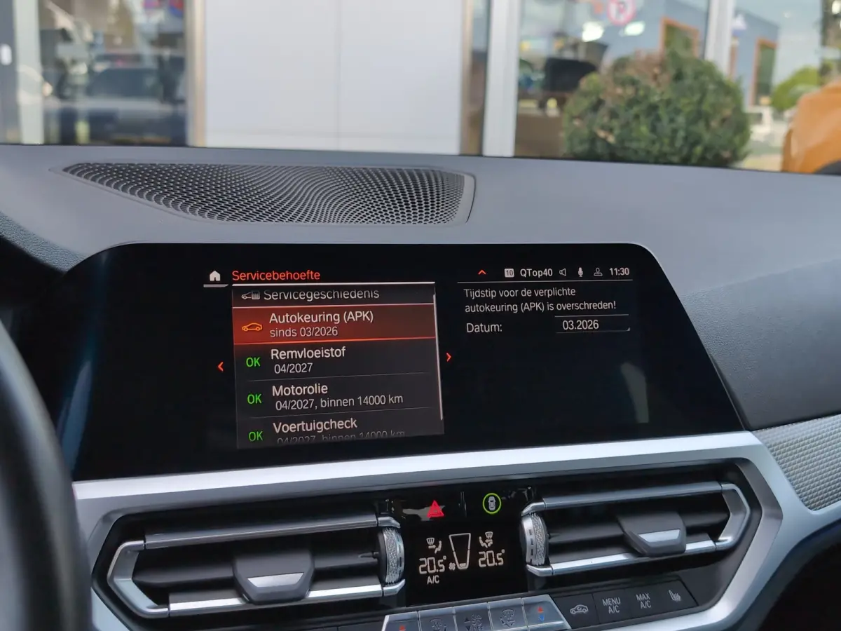 318i Executive Edition | M Sport | Harman/Kardon | Stoelverwarming | Camera | Cruise control | Navi |