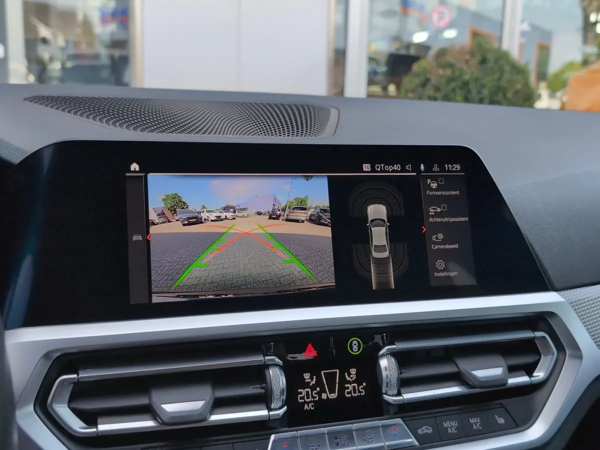 318i Executive Edition | M Sport | Harman/Kardon | Stoelverwarming | Camera | Cruise control | Navi |