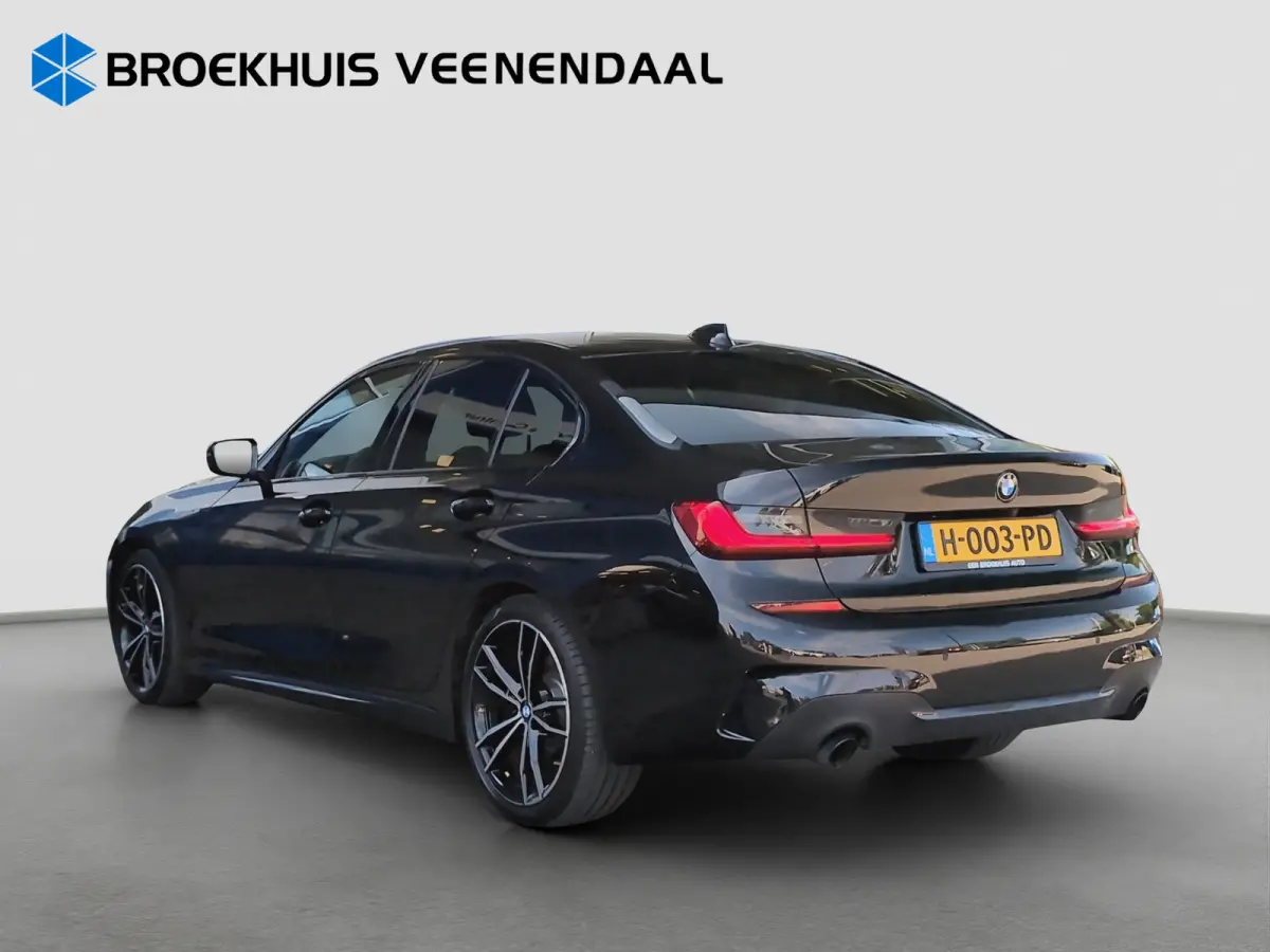 318i Executive Edition | M Sport | Harman/Kardon | Stoelverwarming | Camera | Cruise control | Navi |