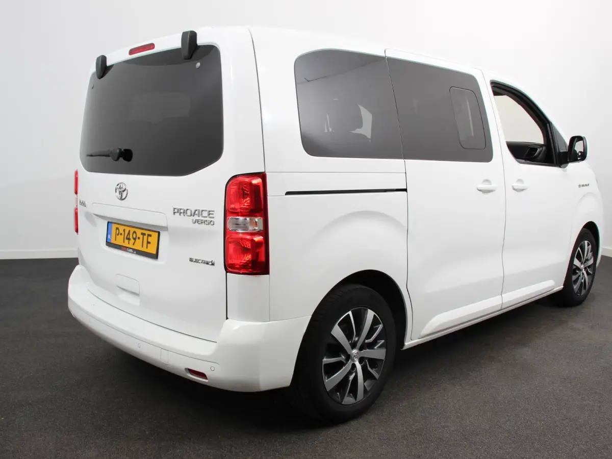 Verso Luxury L2 8persoons PERSONENBUS 8p SOH 89% Navigatie Parkeersensoren Cruise Control Stoelverwarming Climate Control LM Velgen