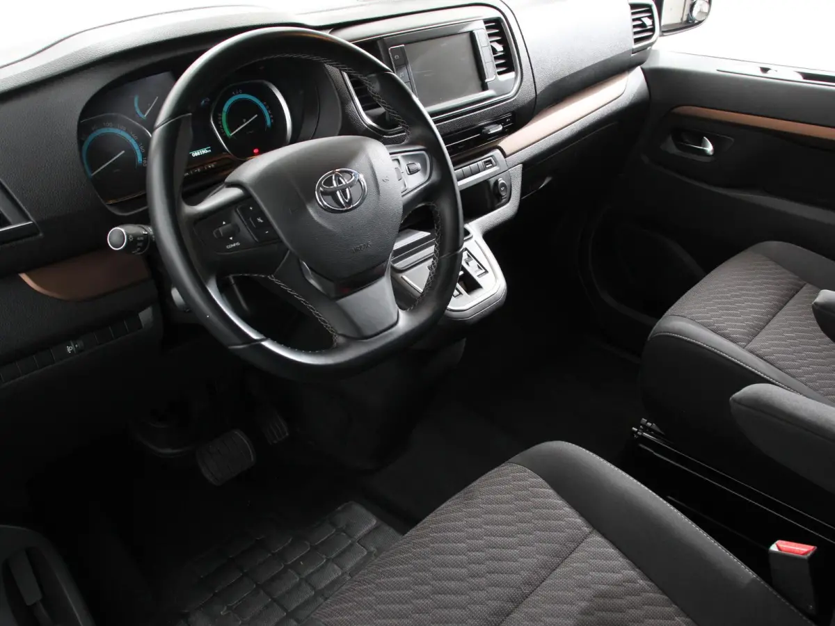 Verso Luxury L2 8persoons PERSONENBUS 8p SOH 89% Navigatie Parkeersensoren Cruise Control Stoelverwarming Climate Control LM Velgen