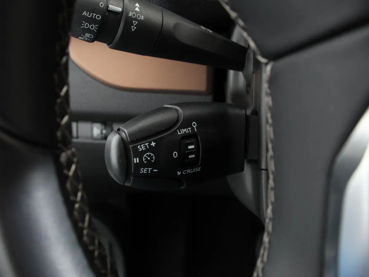 Verso Luxury L2 8persoons PERSONENBUS 8p SOH 89% Navigatie Parkeersensoren Cruise Control Stoelverwarming Climate Control LM Velgen