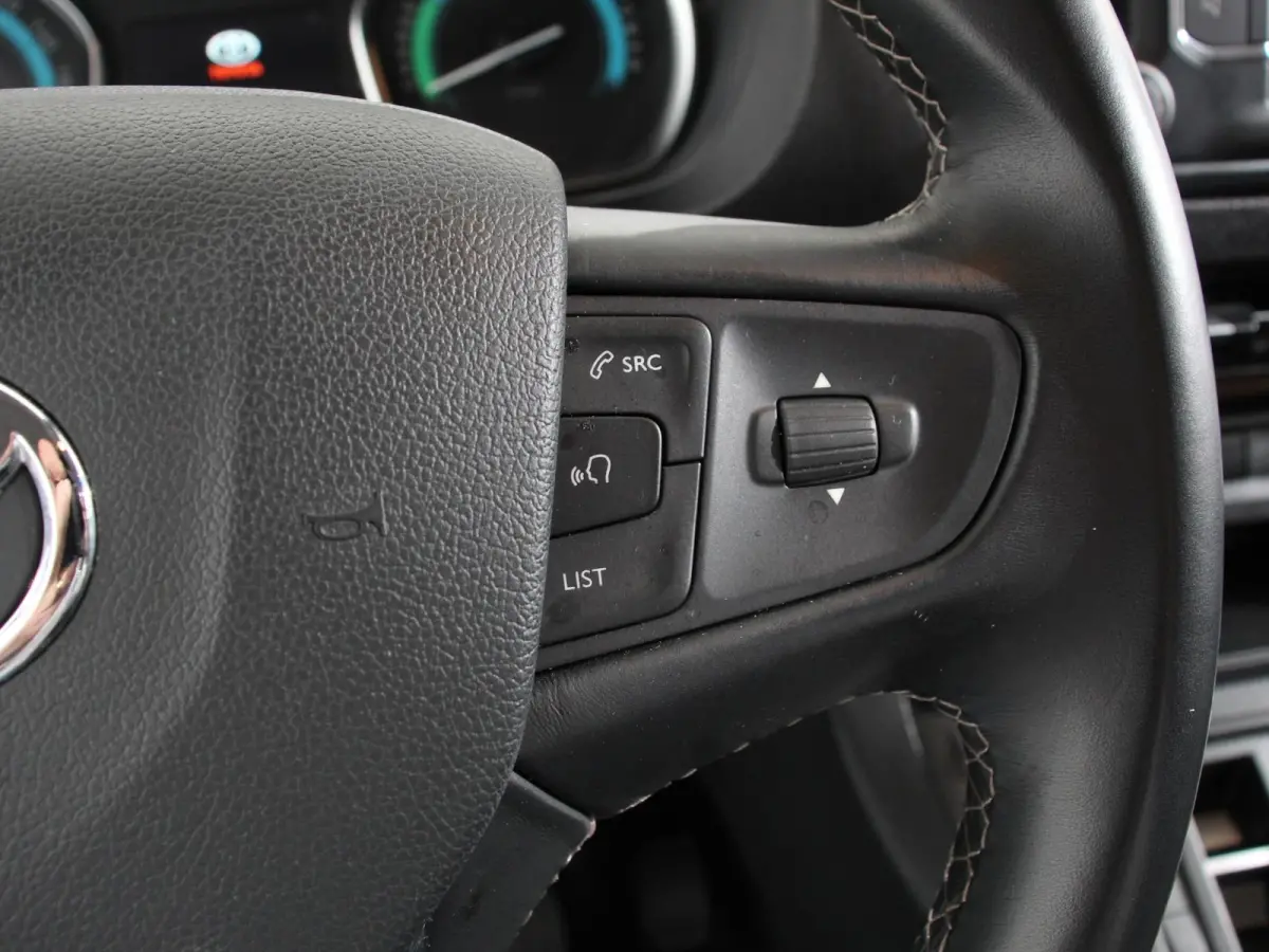 Verso Luxury L2 8persoons PERSONENBUS 8p SOH 89% Navigatie Parkeersensoren Cruise Control Stoelverwarming Climate Control LM Velgen