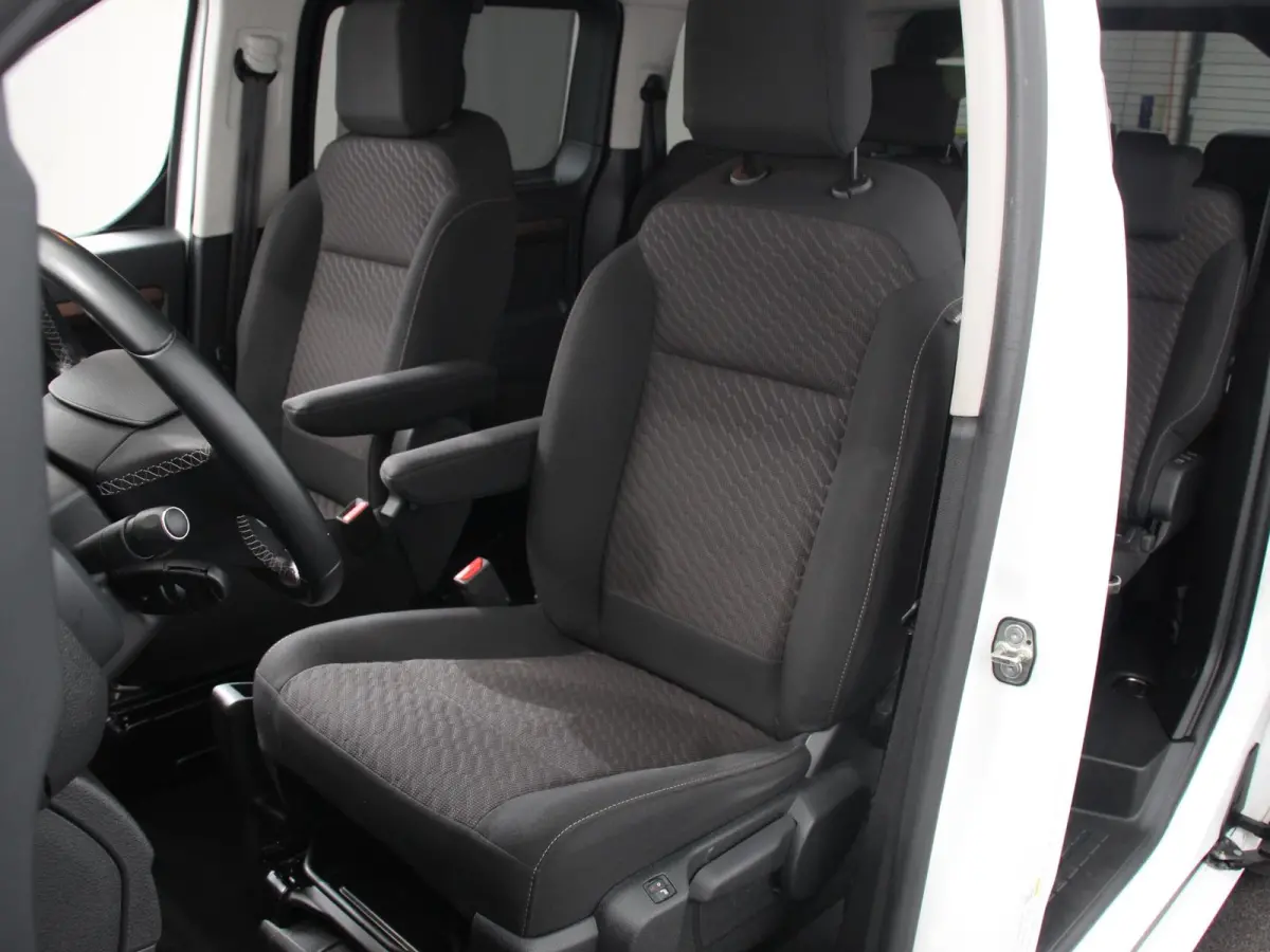 Verso Luxury L2 8persoons PERSONENBUS 8p SOH 89% Navigatie Parkeersensoren Cruise Control Stoelverwarming Climate Control LM Velgen