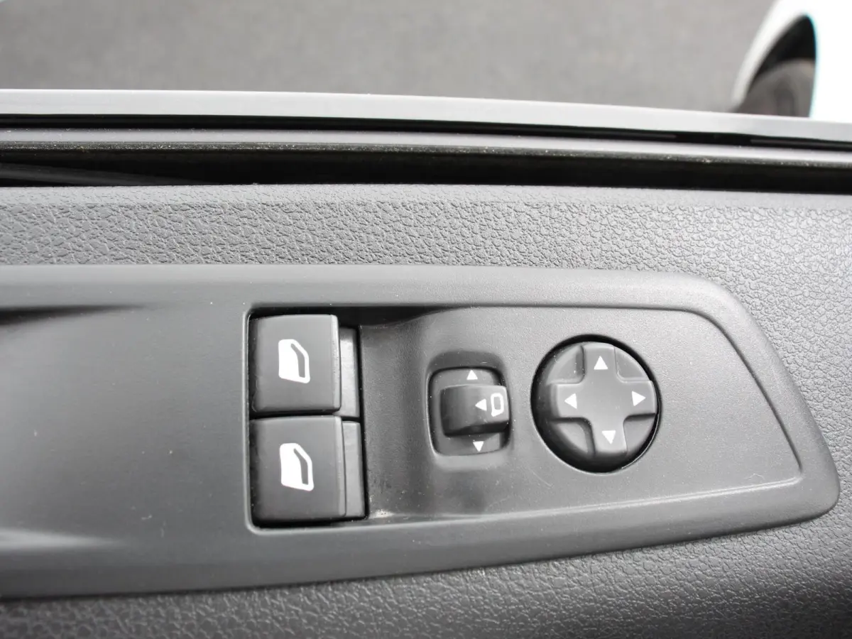 Verso Luxury L2 8persoons PERSONENBUS 8p SOH 89% Navigatie Parkeersensoren Cruise Control Stoelverwarming Climate Control LM Velgen