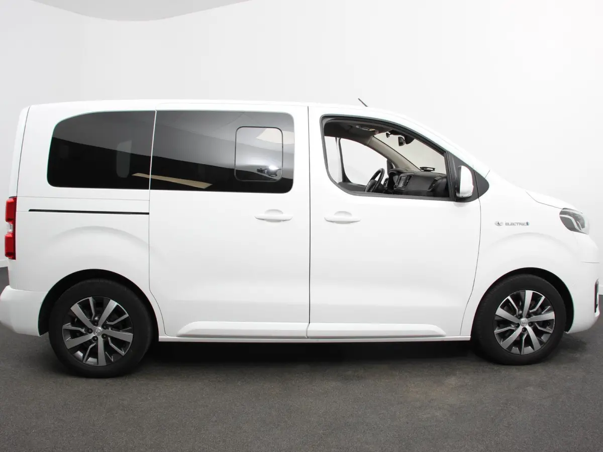 Verso Luxury L2 8persoons PERSONENBUS 8p SOH 89% Navigatie Parkeersensoren Cruise Control Stoelverwarming Climate Control LM Velgen