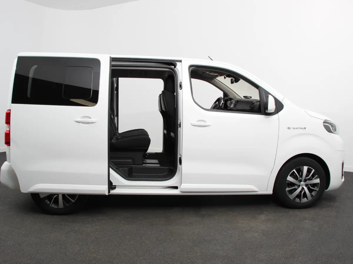 Verso Luxury L2 8persoons PERSONENBUS 8p SOH 89% Navigatie Parkeersensoren Cruise Control Stoelverwarming Climate Control LM Velgen