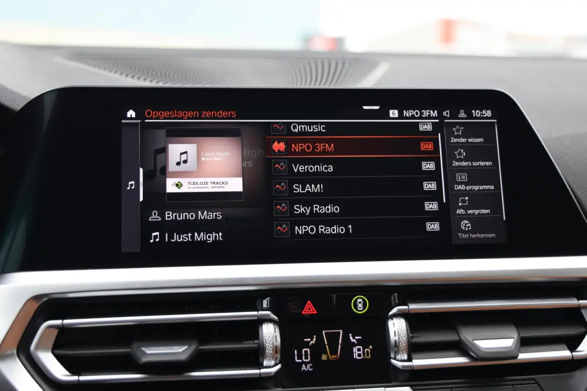 318i Business Edition Plus|Leder|Automaat|Individual|Navi|Apple carplay/Android auto|Cruise|