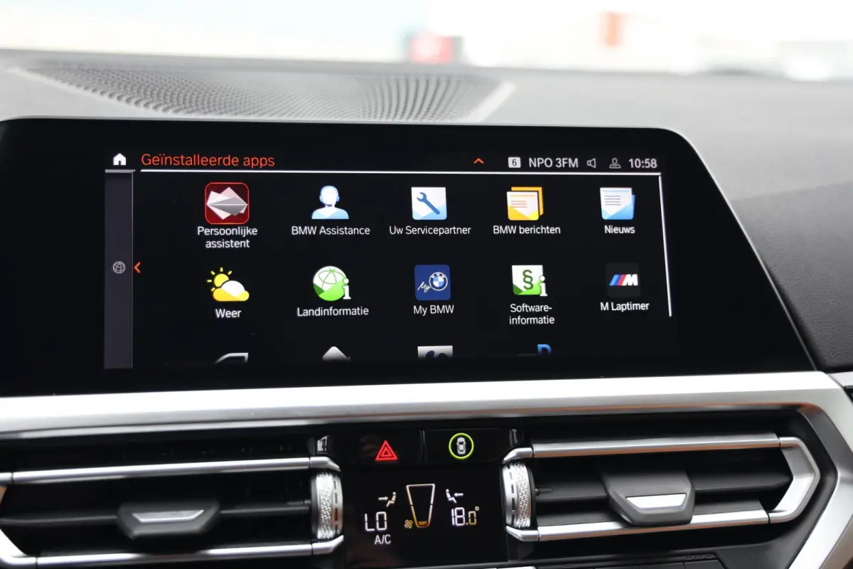 318i Business Edition Plus|Leder|Automaat|Individual|Navi|Apple carplay/Android auto|Cruise|