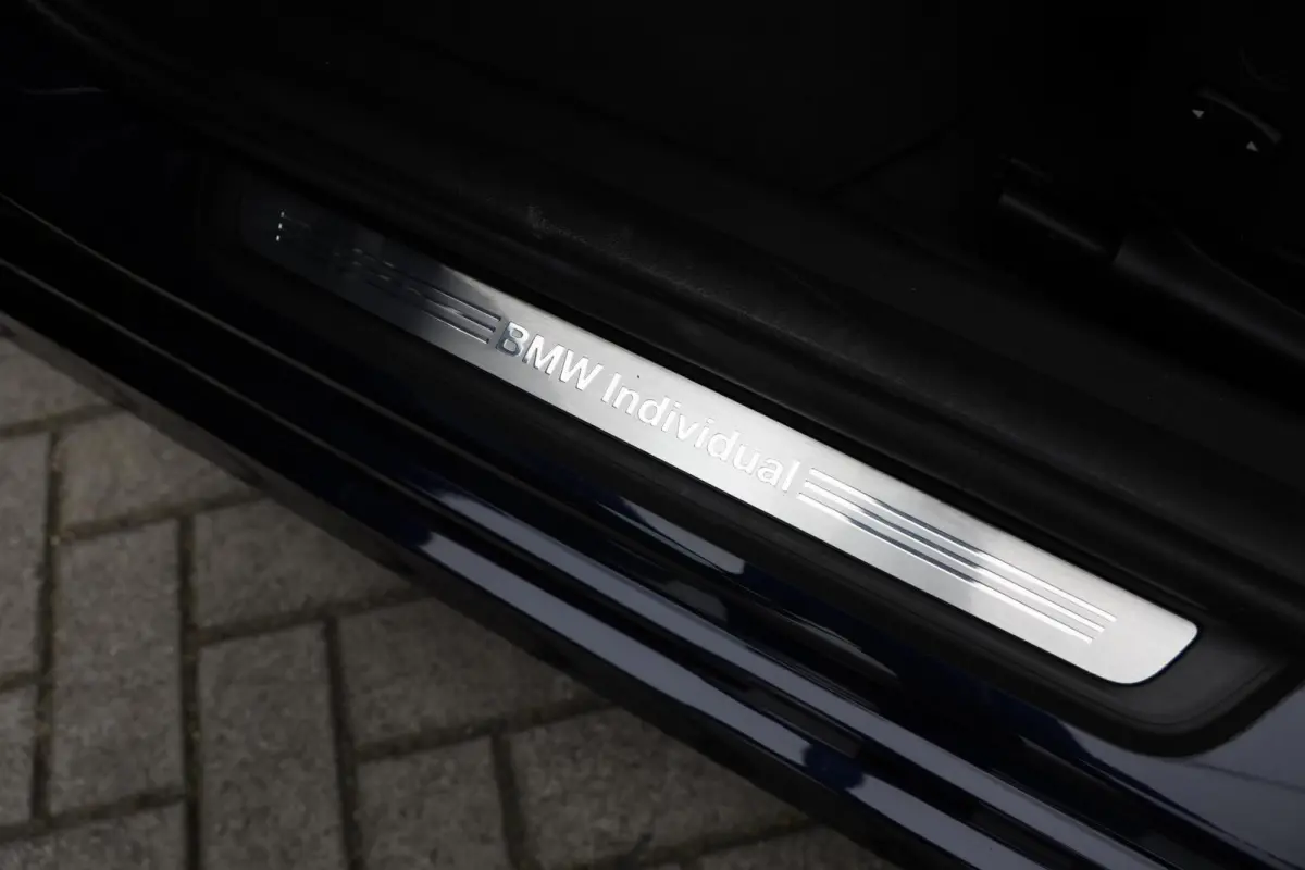 318i Business Edition Plus|Leder|Automaat|Individual|Navi|Apple carplay/Android auto|Cruise|