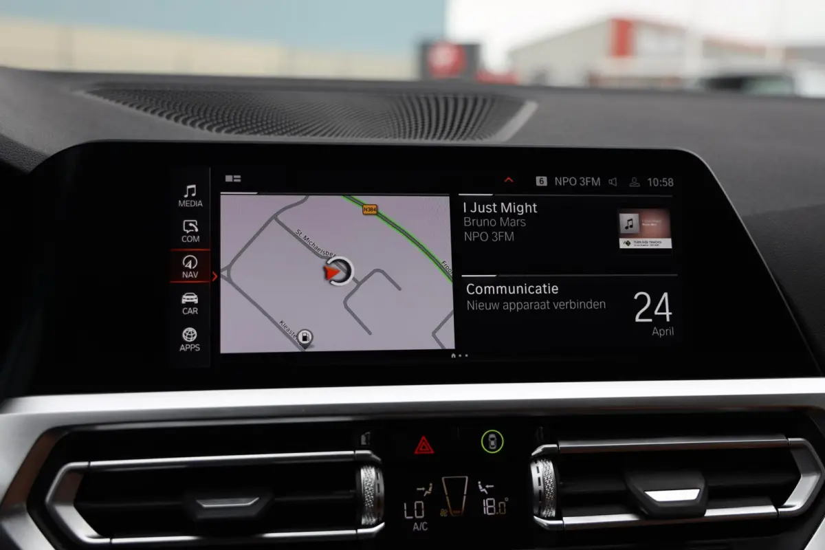318i Business Edition Plus|Leder|Automaat|Individual|Navi|Apple carplay/Android auto|Cruise|