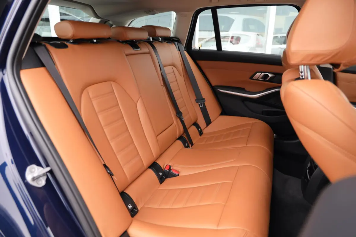 318i Business Edition Plus|Leder|Automaat|Individual|Navi|Apple carplay/Android auto|Cruise|