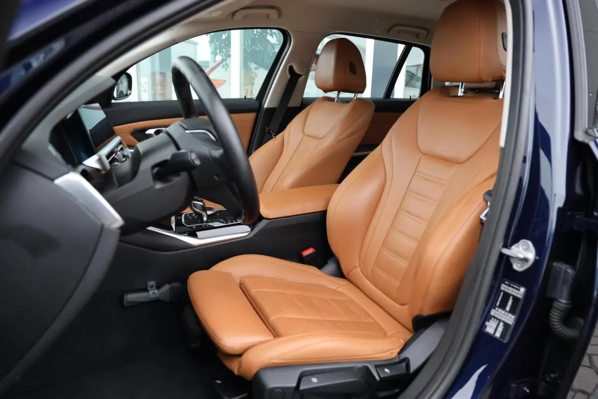 318i Business Edition Plus|Leder|Automaat|Individual|Navi|Apple carplay/Android auto|Cruise|