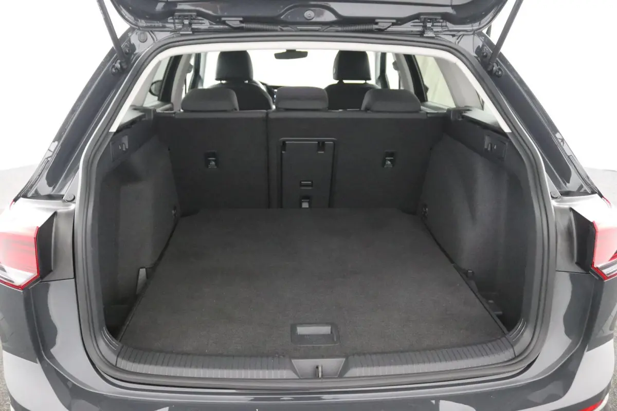 1.0 TSI Life | Adaptive cruise | Lichtmetaal |