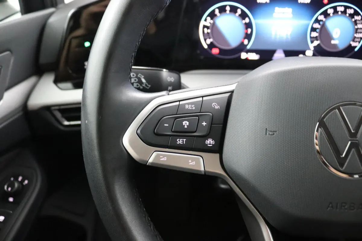 1.0 TSI Life | Adaptive cruise | Lichtmetaal |