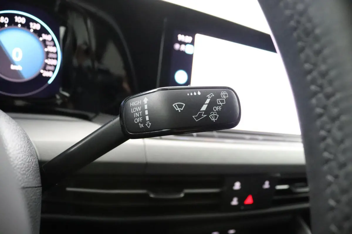 1.0 TSI Life | Adaptive cruise | Lichtmetaal |