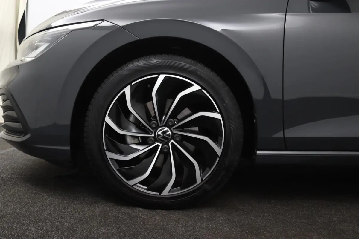 1.0 TSI Life | Adaptive cruise | Lichtmetaal |