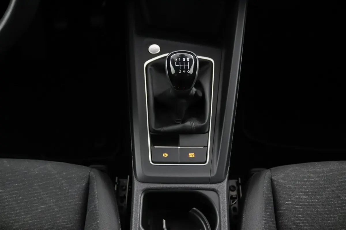 1.0 TSI Life | Adaptive cruise | Lichtmetaal |