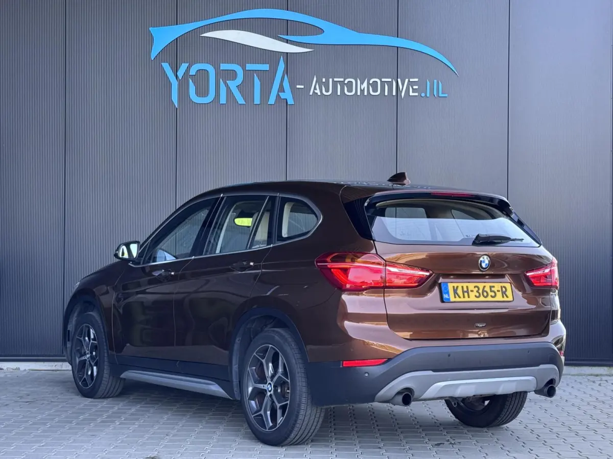 sDrive20i High Exe NL AUTO|AUTOMAAT|PANO|AFN. HAAK|HUD