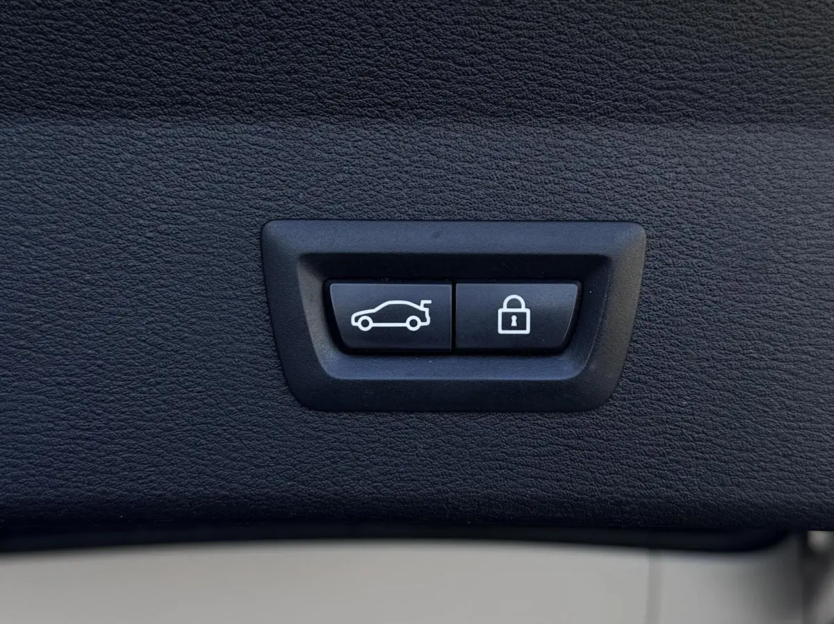 sDrive20i High Exe NL AUTO|AUTOMAAT|PANO|AFN. HAAK|HUD
